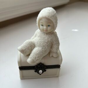 Department 56 April Birthstone Treasure Chest